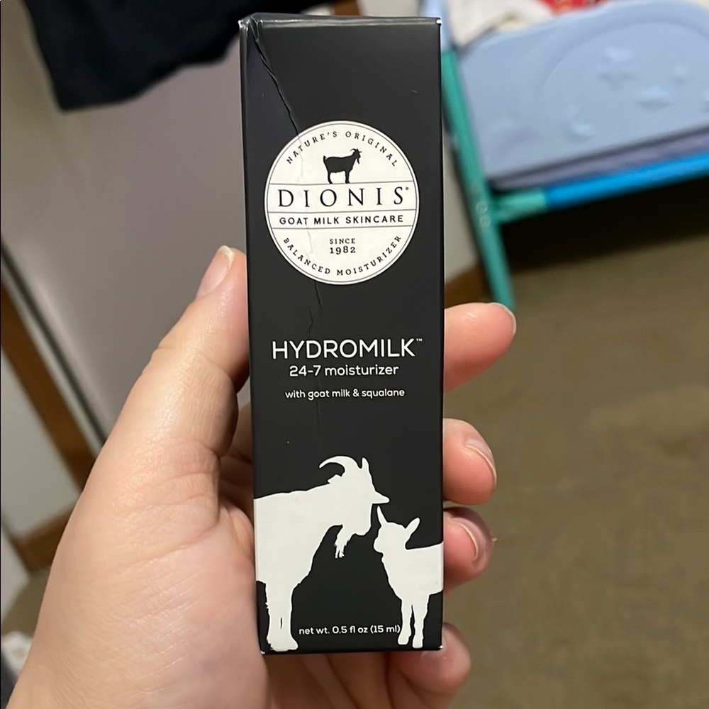 Hydromilk 24-7 Moisturizer - Black and White